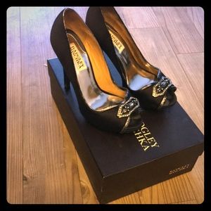 Badgley Mischka Black Heels w/silver accent